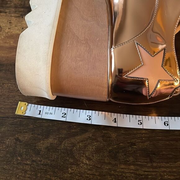 Stella McCartney
Women's Pink Rose Gold Metallic Elyse Stars Sneakers Size 36/6 - Picture 12 of 12